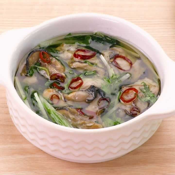 牡蠣と水菜のアヒージョ