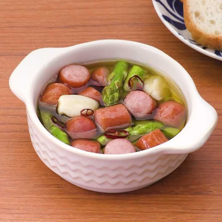 アスパラとソーセージのアヒージョ
