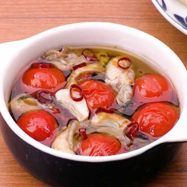 牡蠣とミニトマトのアヒージョ