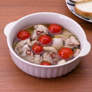 「ミニトマトと鶏肉のアヒージョ」のレシピ動画