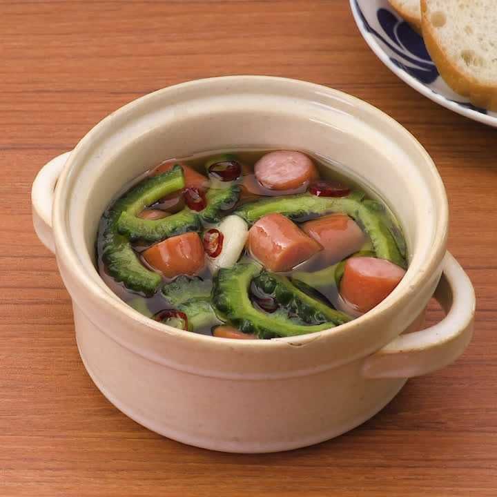 ゴーヤーとソーセージのアヒージョ