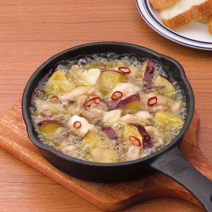 さつまいもと鶏肉のアヒージョ