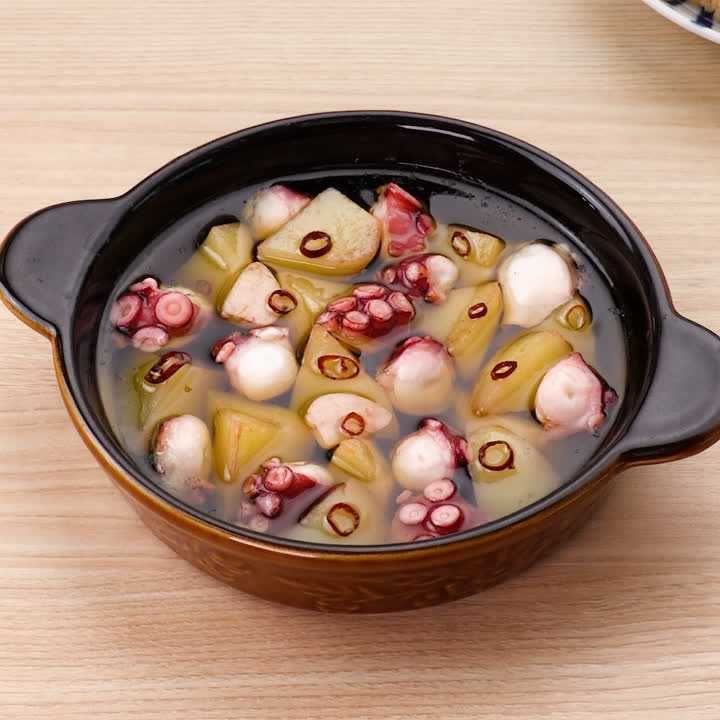 じゃがいもとたこのアヒージョ