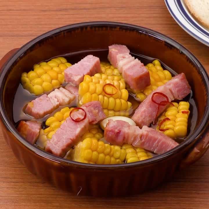 とうもろこしとベーコンのアヒージョ