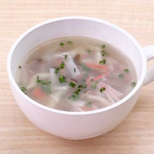 かにかまぼことしめじの生姜中華スープ