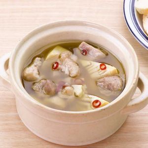 「たけのこと鶏肉のアヒージョ」のレシピ動画