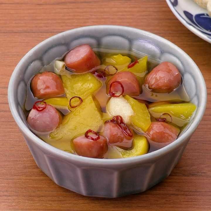 パプリカとソーセージのアヒージョ