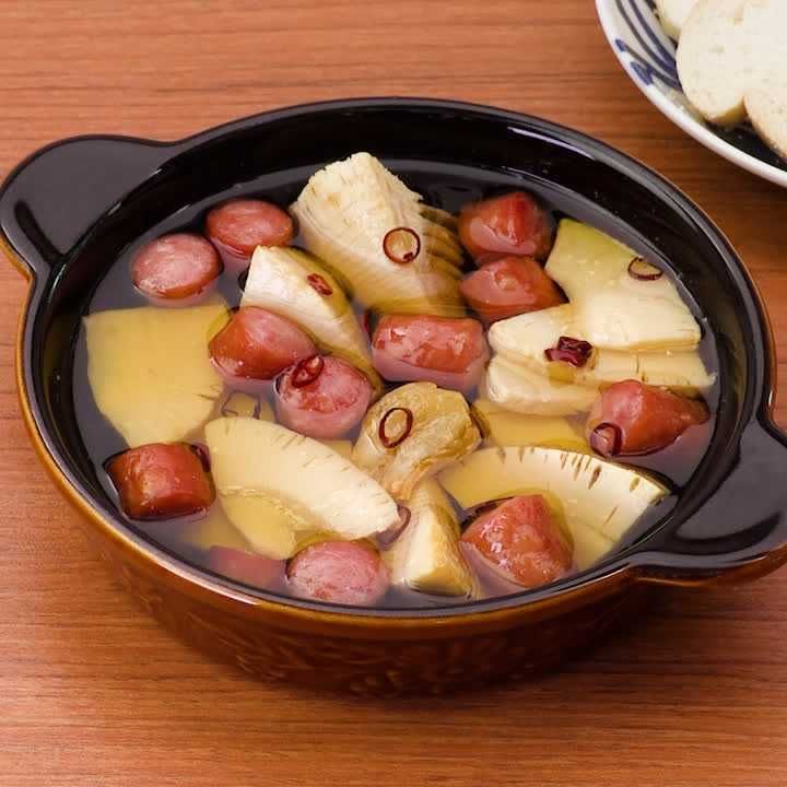 たけのことソーセージのアヒージョ
