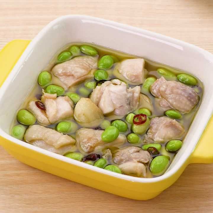 枝豆と鶏肉のアヒージョ
