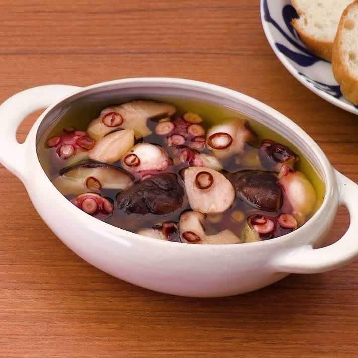 椎茸とたこのアヒージョ