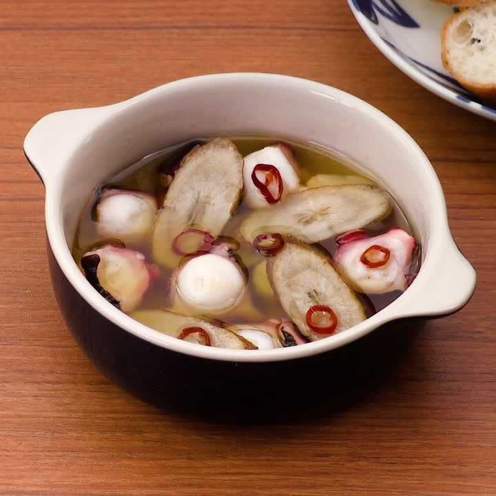 ごぼうとたこのアヒージョ