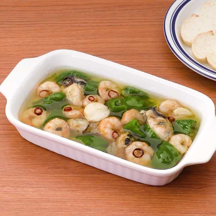 ピーマンとえびと牡蠣のアヒージョ