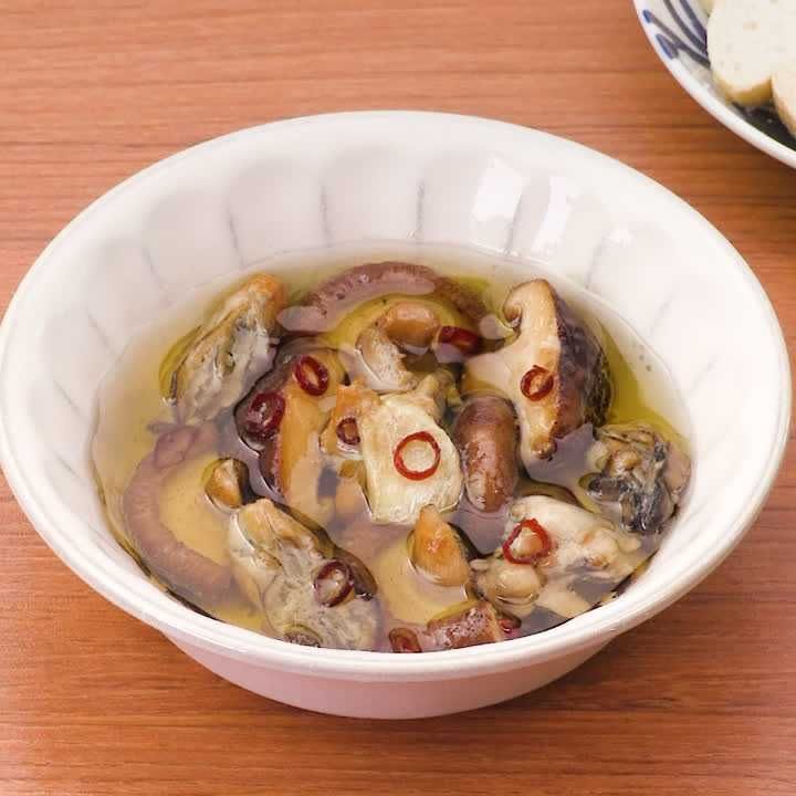 牡蠣と椎茸のアヒージョ