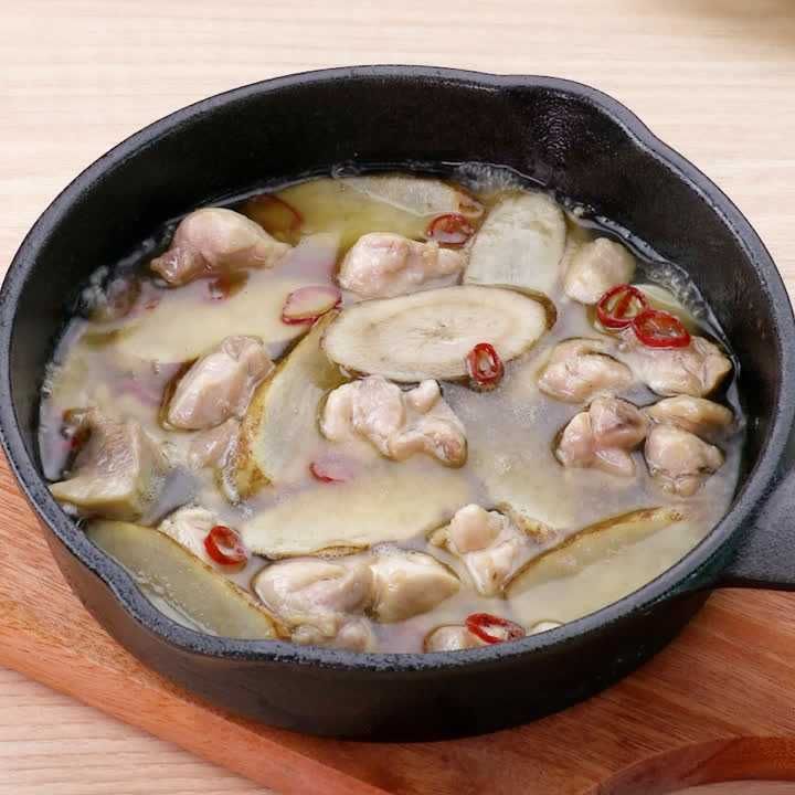 ごぼうと鶏肉のアヒージョ