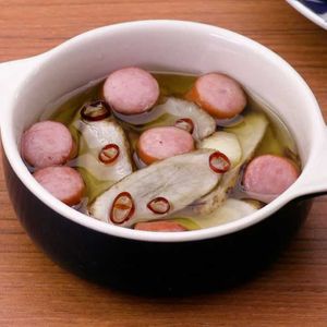 ごぼうとソーセージのアヒージョ
