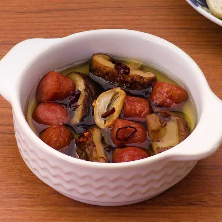 椎茸とソーセージのアヒージョ