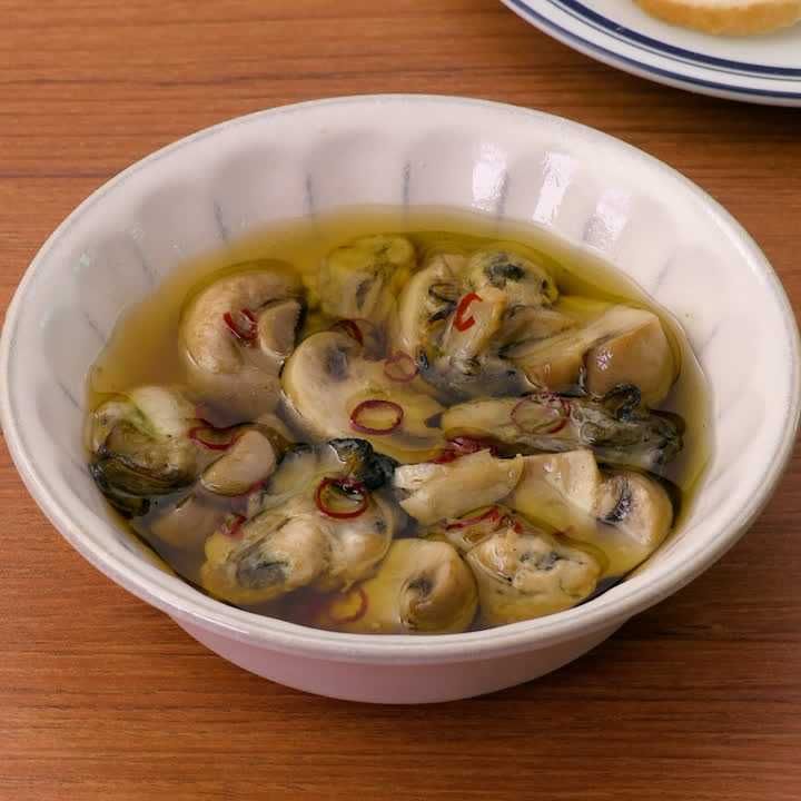 牡蠣とマッシュルームのアヒージョ