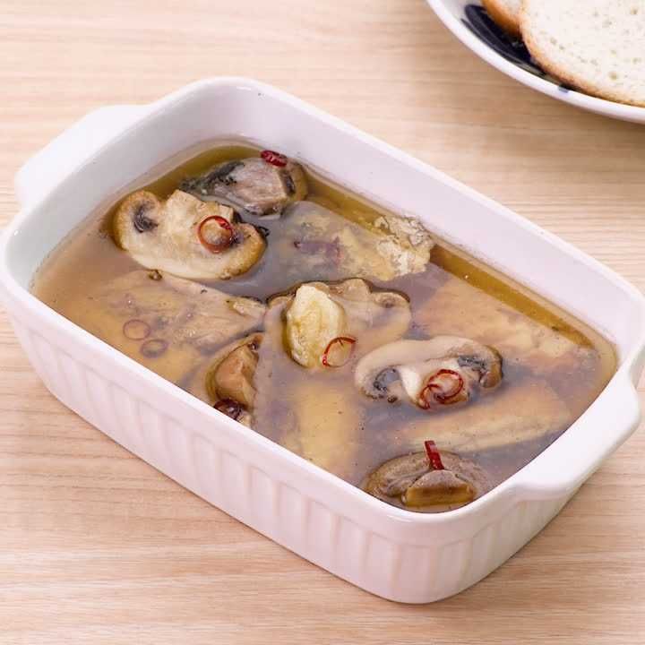 マッシュルームと鯖缶のアヒージョ