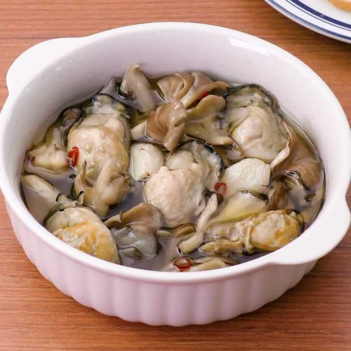 牡蠣と舞茸のアヒージョ