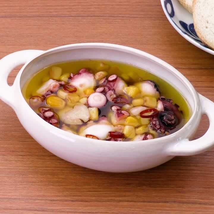 コーンとたこのアヒージョ