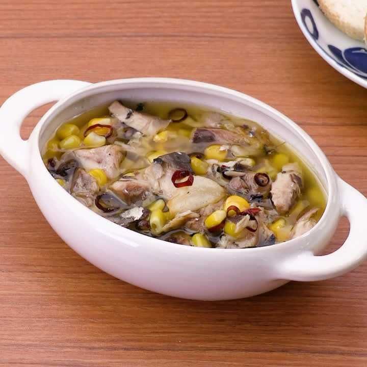 コーンと鯖缶のアヒージョ