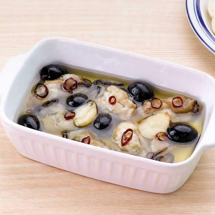 牡蠣とオリーブのアヒージョ