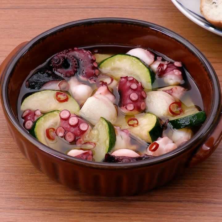 ズッキーニとたこのアヒージョ