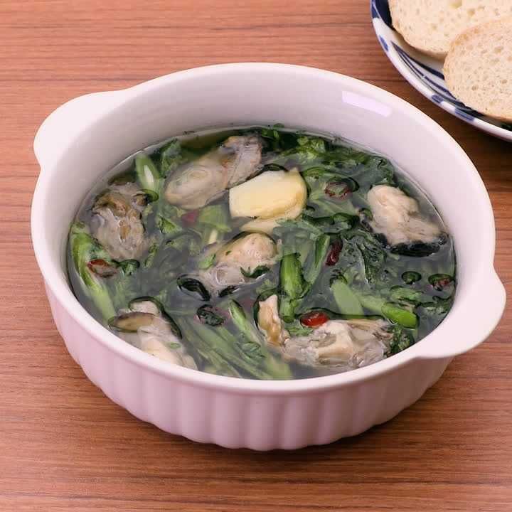 牡蠣と春菊のアヒージョ