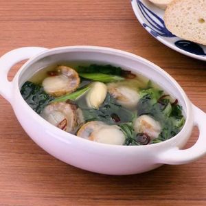 ホタテと春菊のアヒージョ