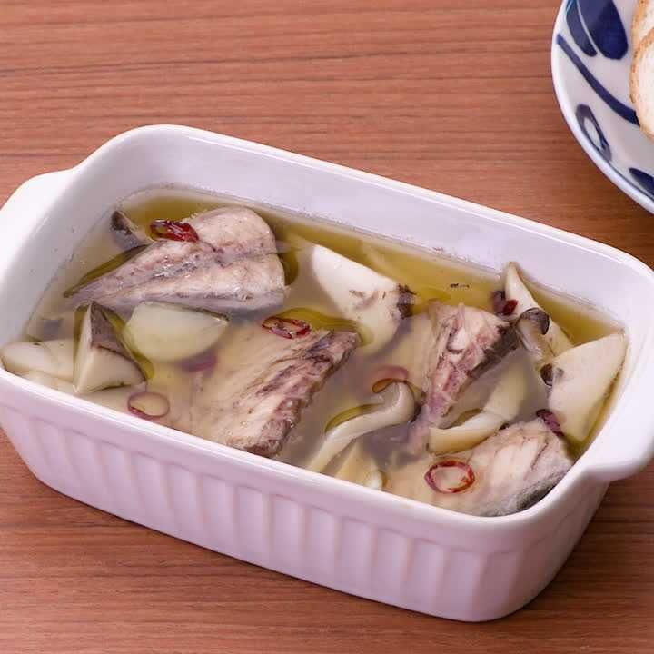 エリンギと鯖缶のアヒージョ