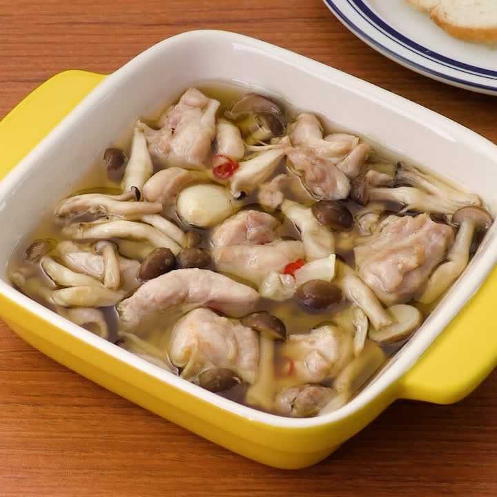 しめじと鶏肉のアヒージョ