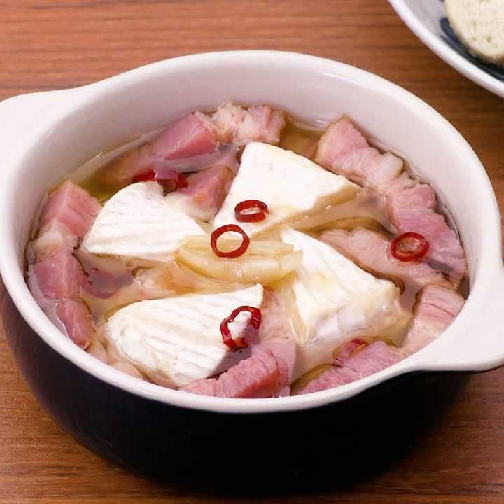 チーズとベーコンのアヒージョ