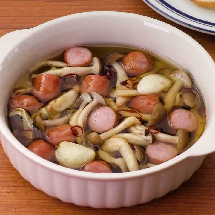 しめじとソーセージのアヒージョ