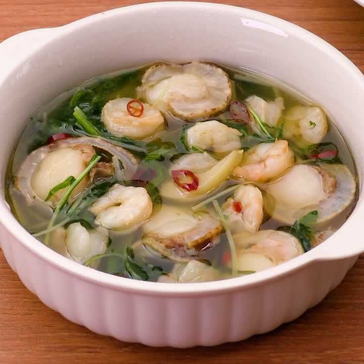 水菜とホタテとえびのアヒージョ