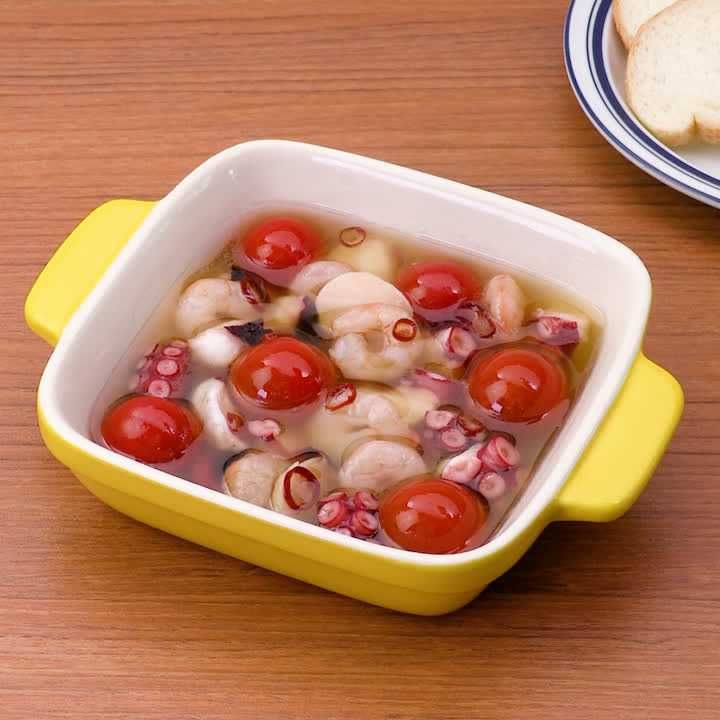 海鮮とミニトマトのアヒージョ