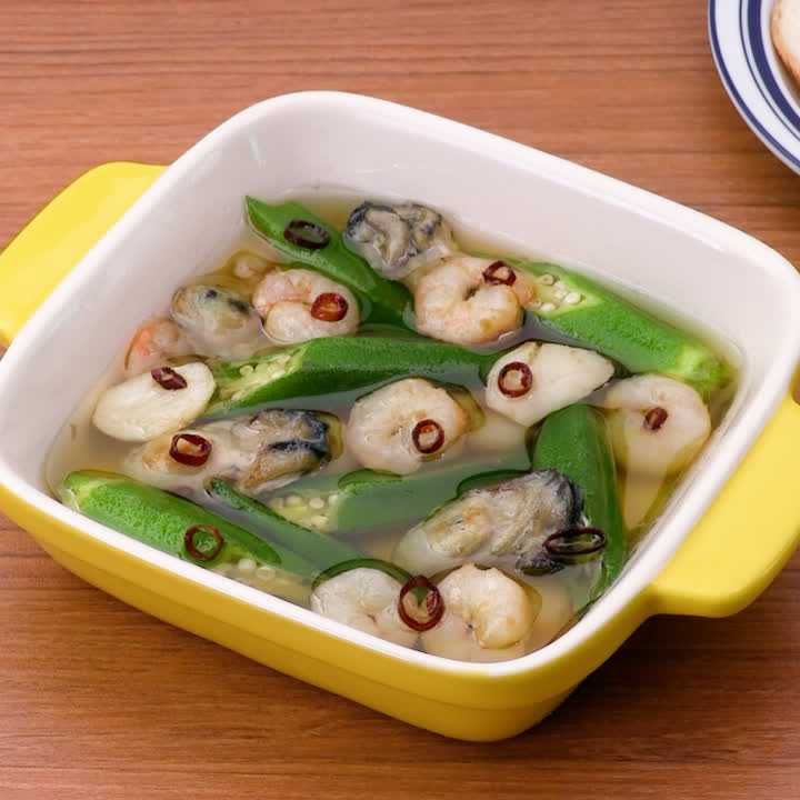 オクラとえびと牡蠣のアヒージョ