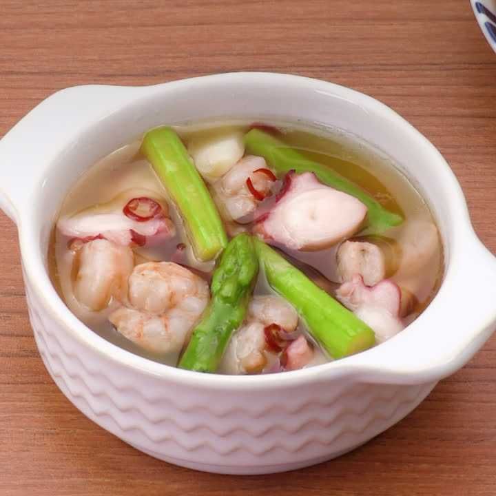 海鮮とアスパラのアヒージョ