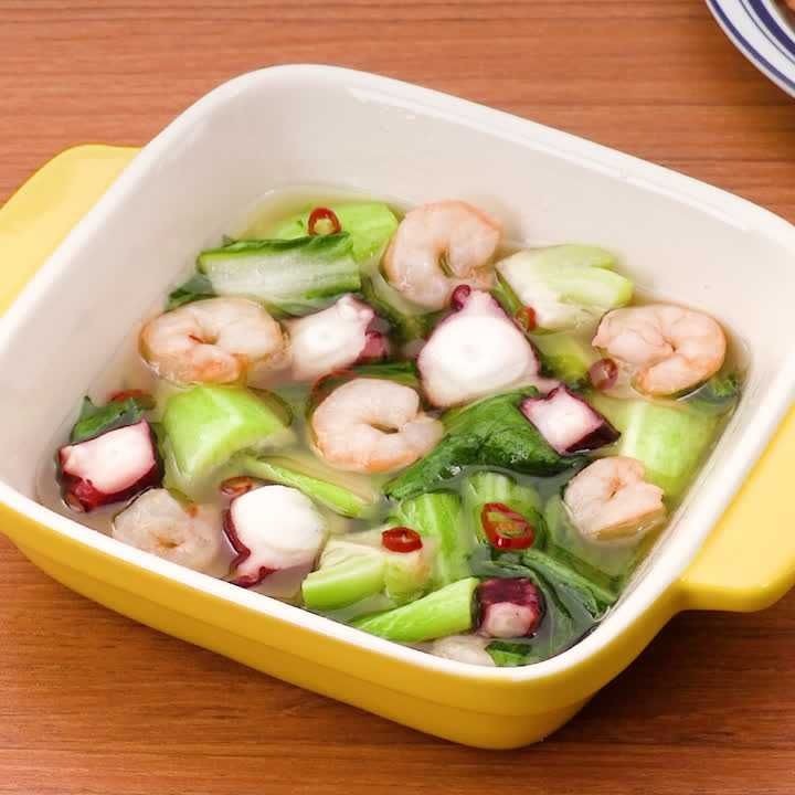 海鮮とチンゲン菜のアヒージョ