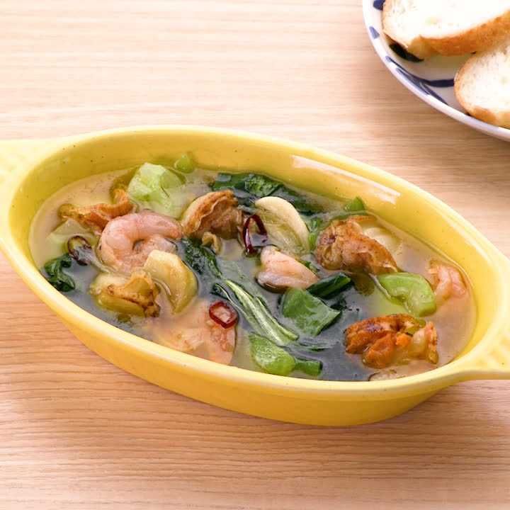 チンゲン菜とホタテとえびのアヒージョ