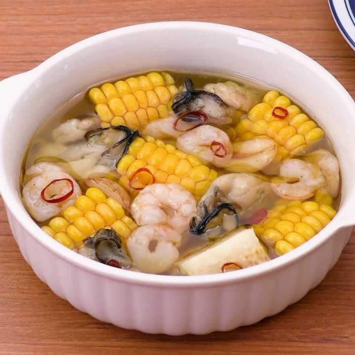 とうもろこしとえびと牡蠣のアヒージョ