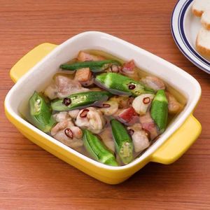 「オクラと鶏もものアヒージョ」のレシピ動画