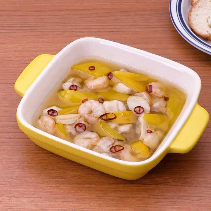 パプリカとチキンとえびのアヒージョ