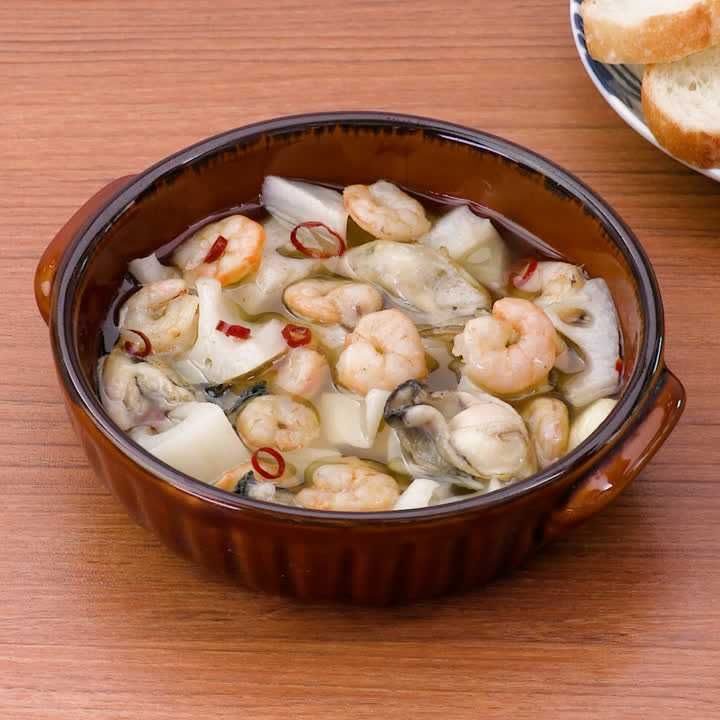 れんこんとえびと牡蠣のアヒージョ