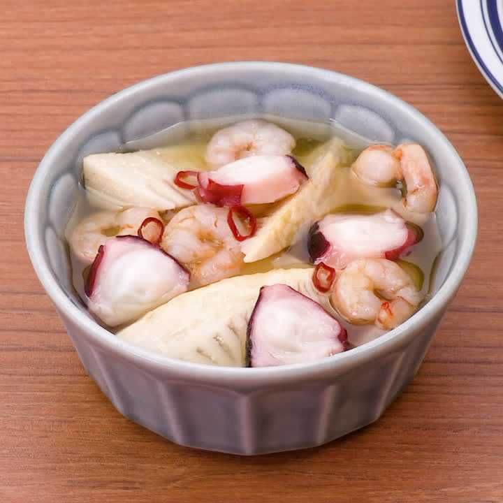 海鮮とたけのこのアヒージョ