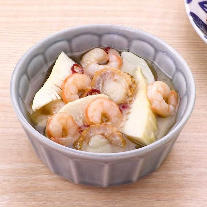 たけのことホタテとえびのアヒージョ