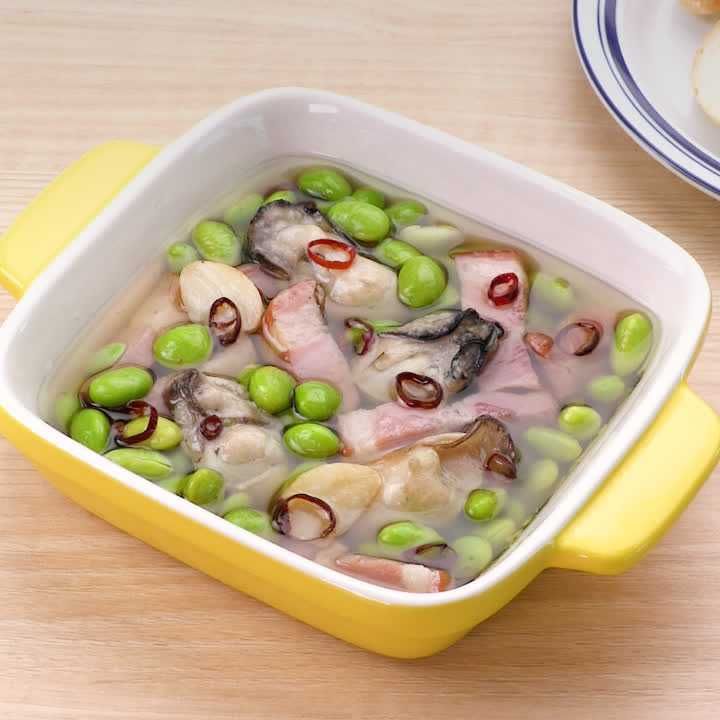 牡蠣と枝豆とベーコンのアヒージョ