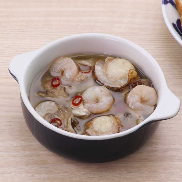 舞茸とホタテとえびのアヒージョ