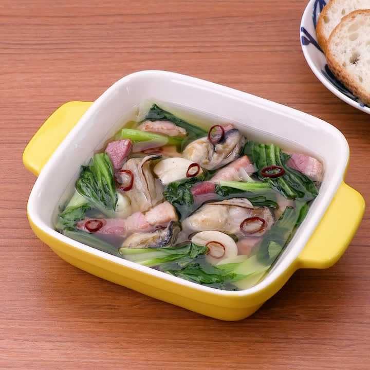 牡蠣とチンゲン菜とベーコンのアヒージョ