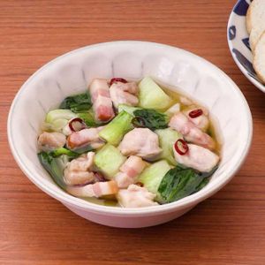 チンゲン菜と鶏もものアヒージョ