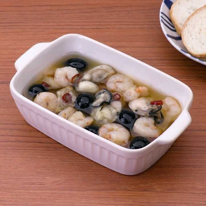 オリーブとえびと牡蠣のアヒージョ